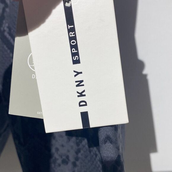 DKNY Sport Women's Gray Python Print High Waist Super Support Bike Shorts XS NWT - Picture 3 of 9